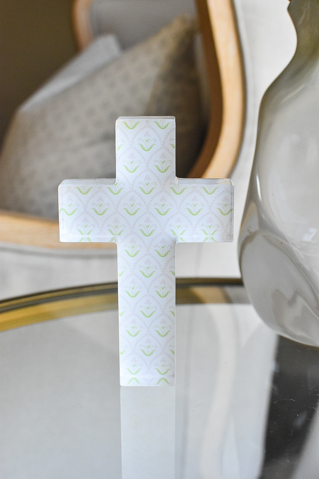 Acrylic Tabletop Cross in Daffodil Scallop